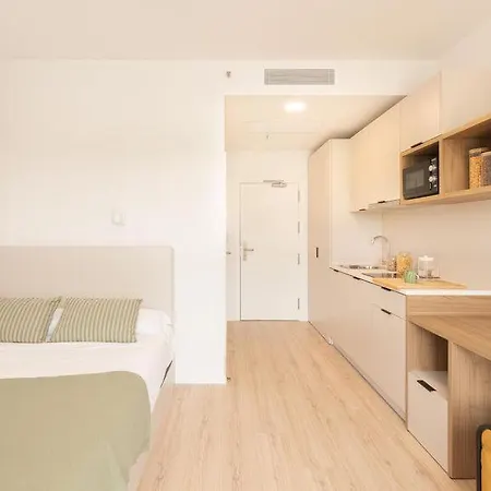Hostel Canvas Llac *