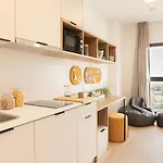 Canvas Llac Hostel Sabadell